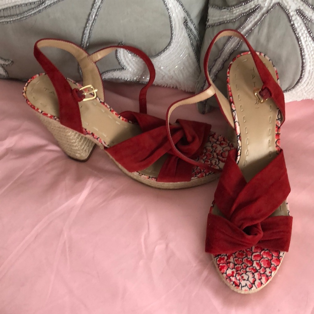 Tahari Bonnie sandal size 7.5
